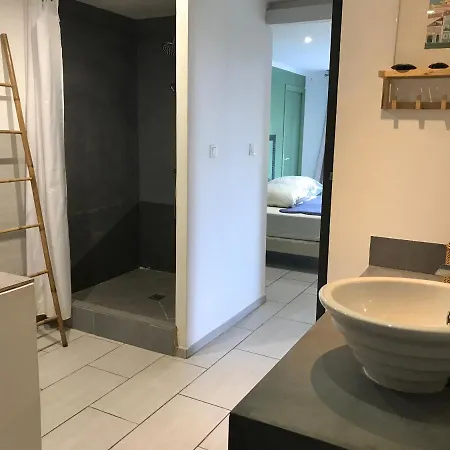 Charmant Rez De Avec Vue Imprenable Et Piscine